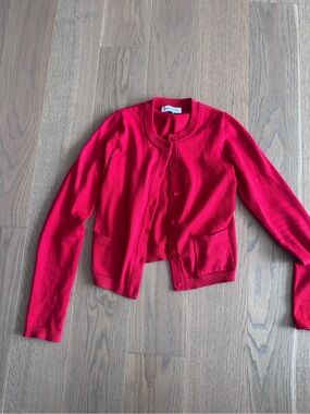 Who wore what red cardigan